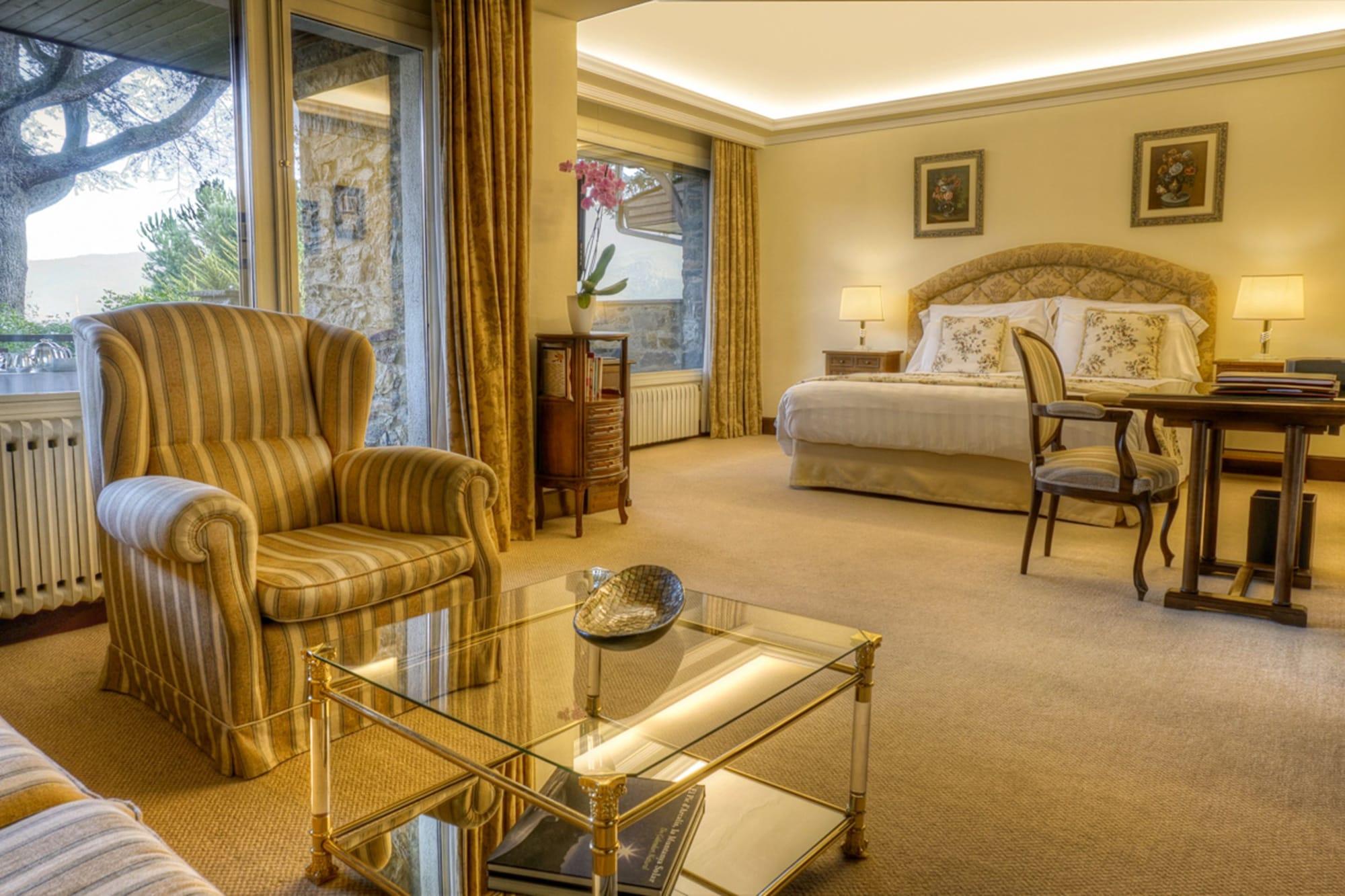 El Castell De Ciutat - Relais & Chateaux La Seu d'Urgell Zewnętrze zdjęcie