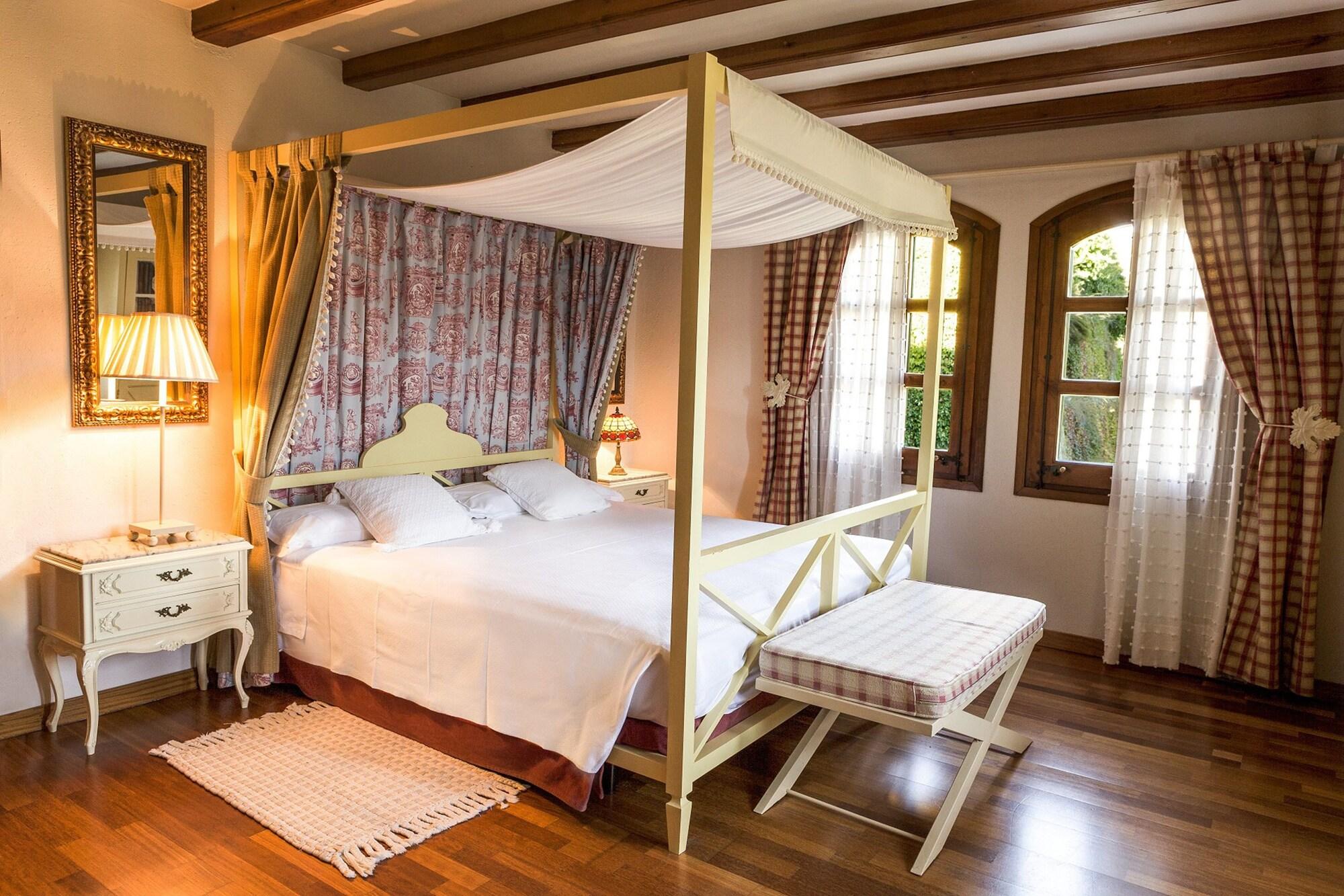 El Castell De Ciutat - Relais & Chateaux La Seu d'Urgell Zewnętrze zdjęcie