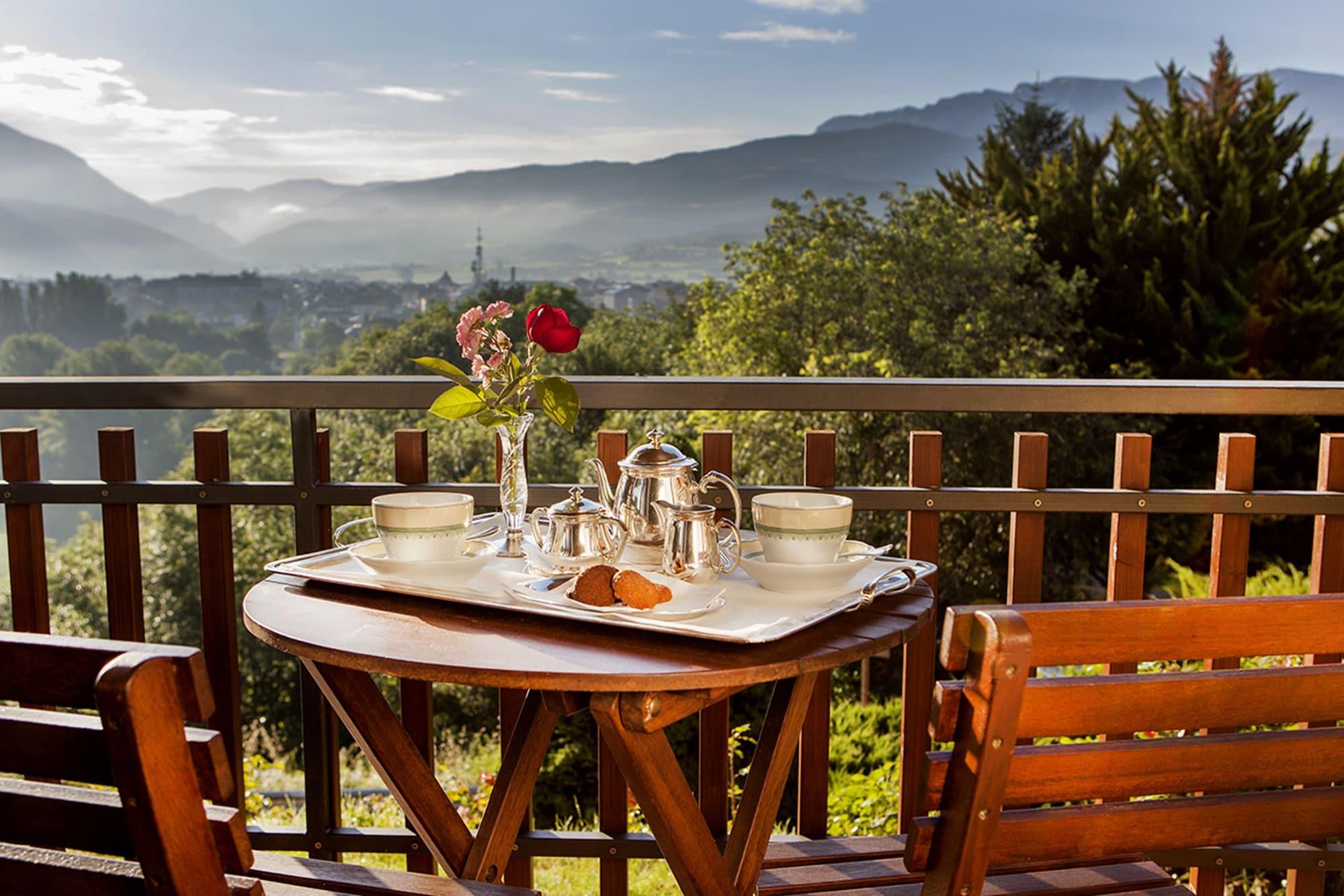 El Castell De Ciutat - Relais & Chateaux La Seu d'Urgell Zewnętrze zdjęcie