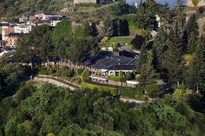 El Castell De Ciutat - Relais & Chateaux La Seu d'Urgell Zewnętrze zdjęcie